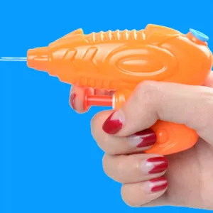 1 Pc New Creative Colorful Summer Squirt Beach Plastic Water Gun Pistol Baby Kids Fun Game Gifts Lovely Toys for Children Unisex