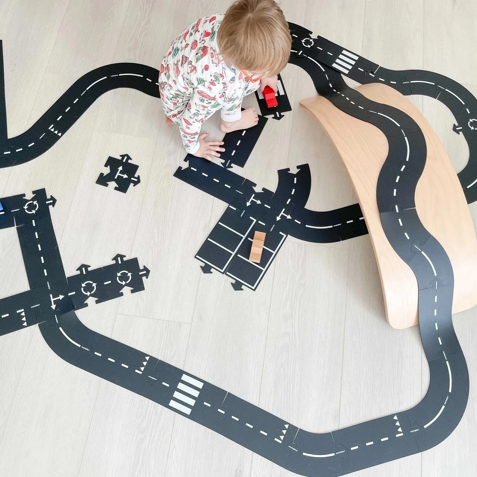 Flexible Road Set - King of the Road (car edition)